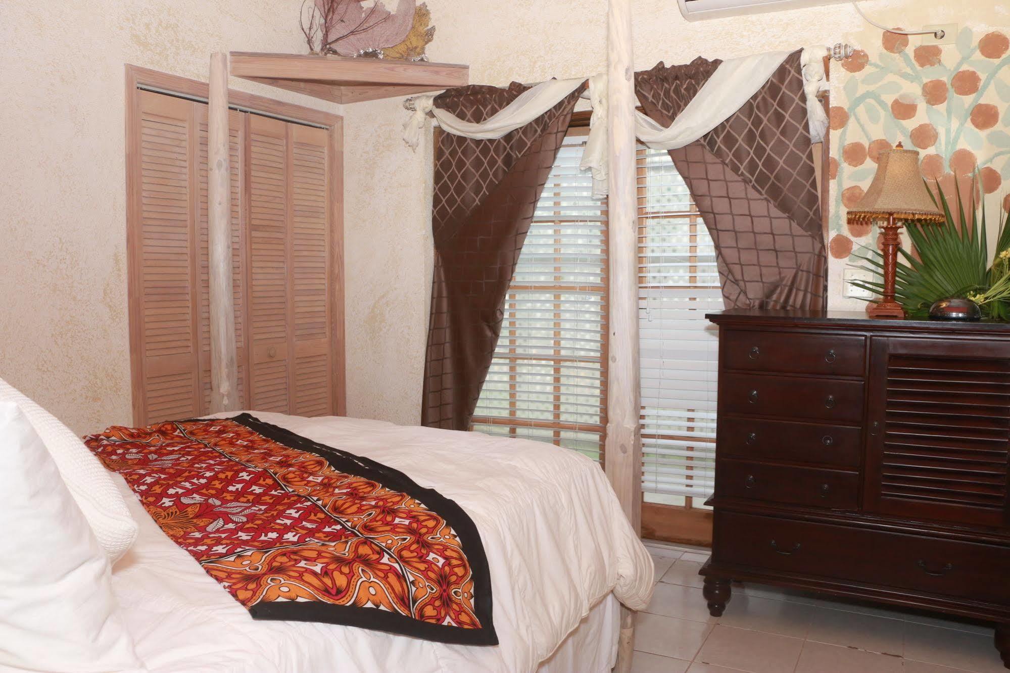 The Sugar Apple Lodging Dunmore Town Экстерьер фото