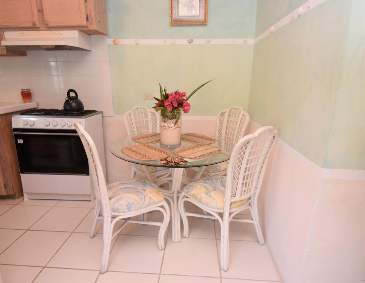The Sugar Apple Lodging Dunmore Town Экстерьер фото